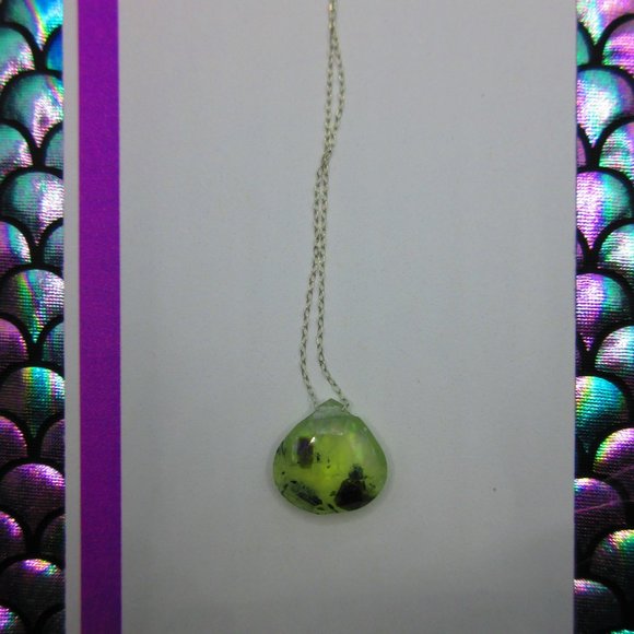 Prehnite With Epidote Faceted Gemstone 18" Dainty Necklace - Picture 3 of 4
